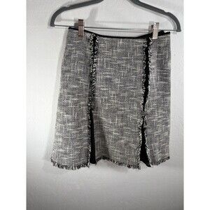 WHBM White House Black Market  Size 0 Gray Fringe Burlap Type Women’s Mini Skirt